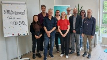 Ines Schwerdtner (Mitte) und Tobias Schulze (r. v. Schwerdtner) zu Besuch im FPZ