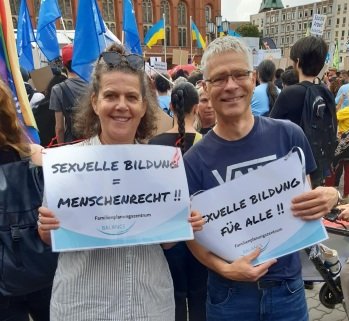 #unkürzbar-Demo vor dem Roten Rathaus