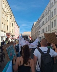 Demozug Friedrichstadtpalast